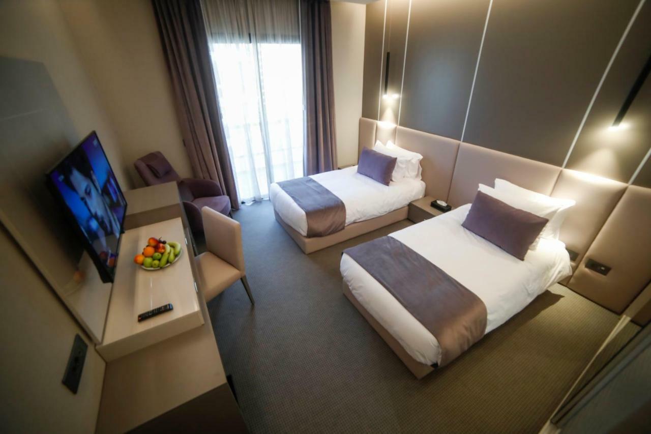 Rawsheh 51 Hotel Bejrút Kültér fotó