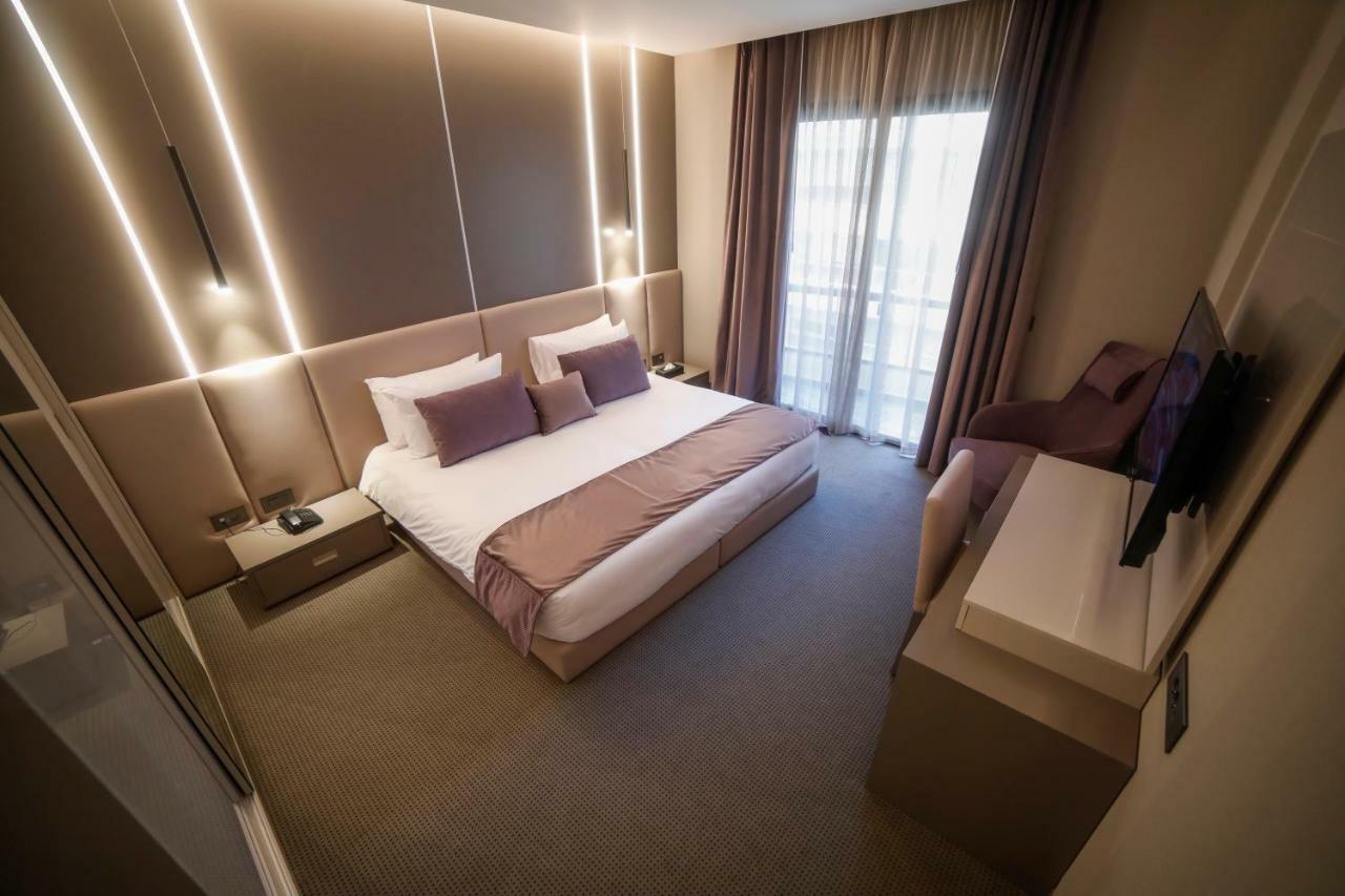 Rawsheh 51 Hotel Bejrút Kültér fotó