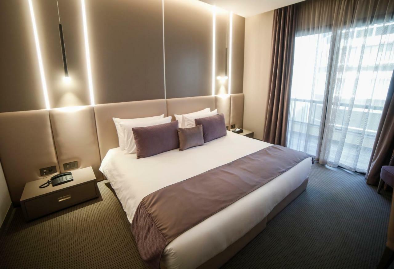 Rawsheh 51 Hotel Bejrút Kültér fotó