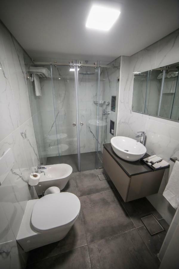 Rawsheh 51 Hotel Bejrút Kültér fotó