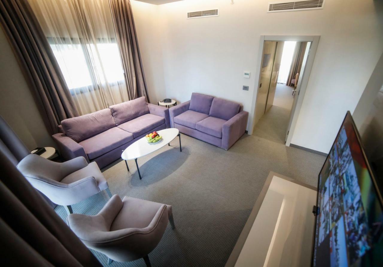 Rawsheh 51 Hotel Bejrút Kültér fotó