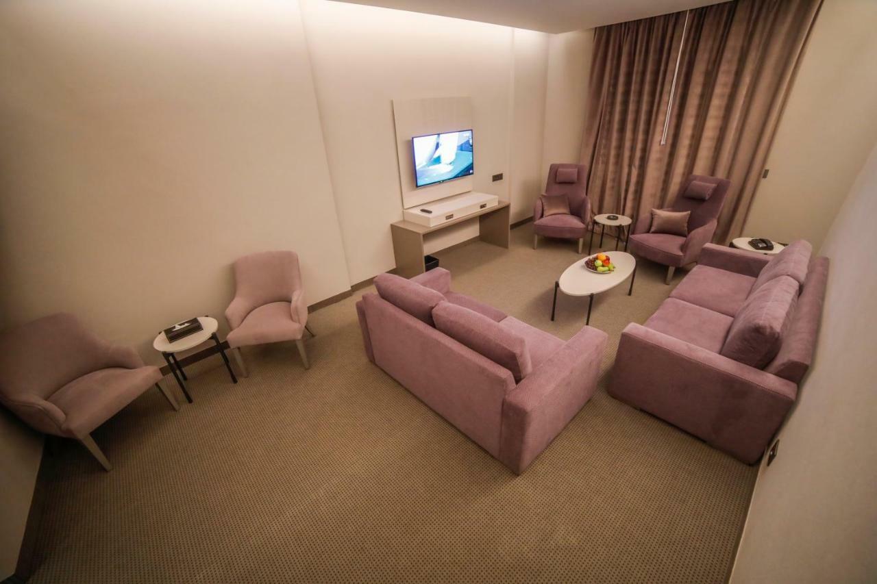 Rawsheh 51 Hotel Bejrút Kültér fotó