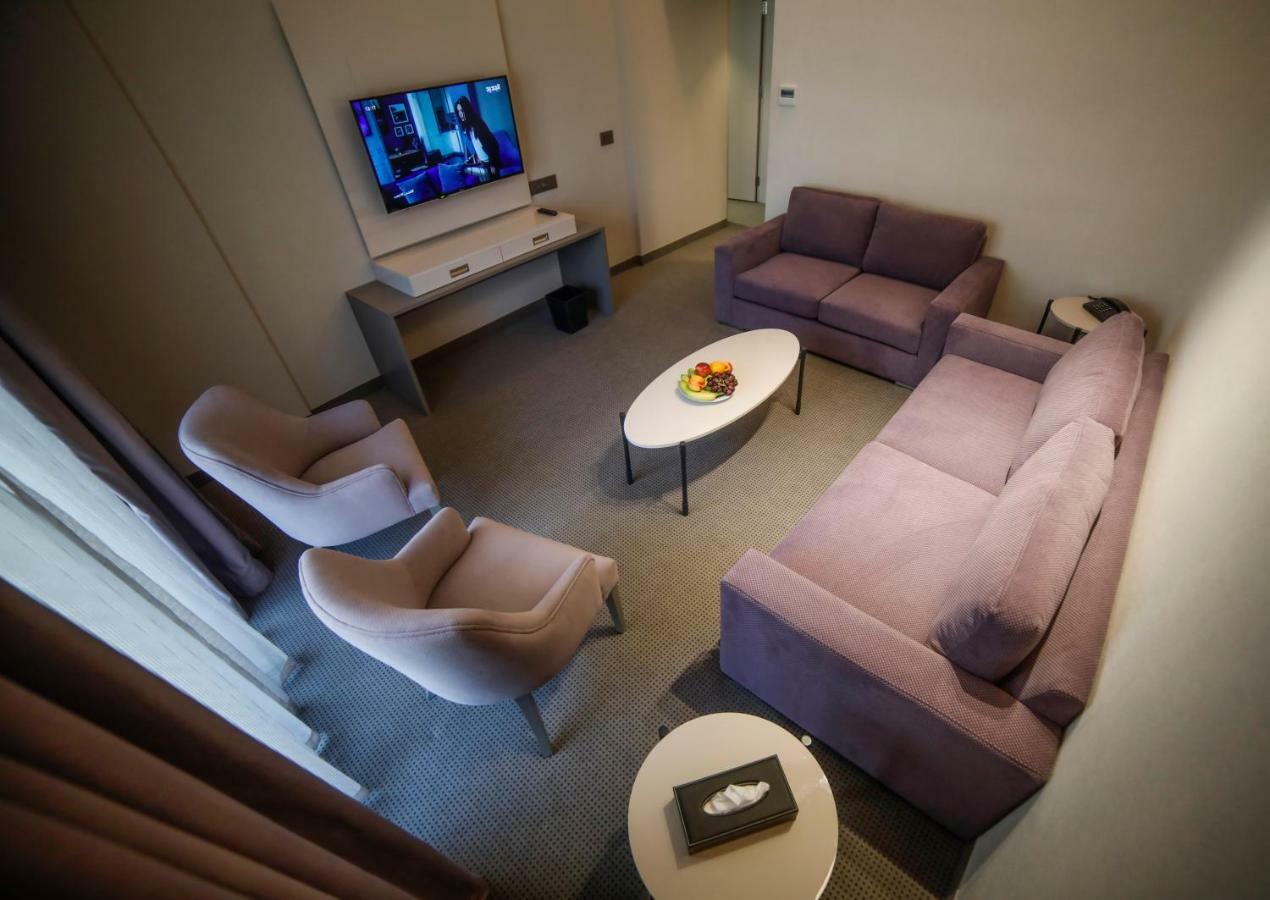Rawsheh 51 Hotel Bejrút Kültér fotó